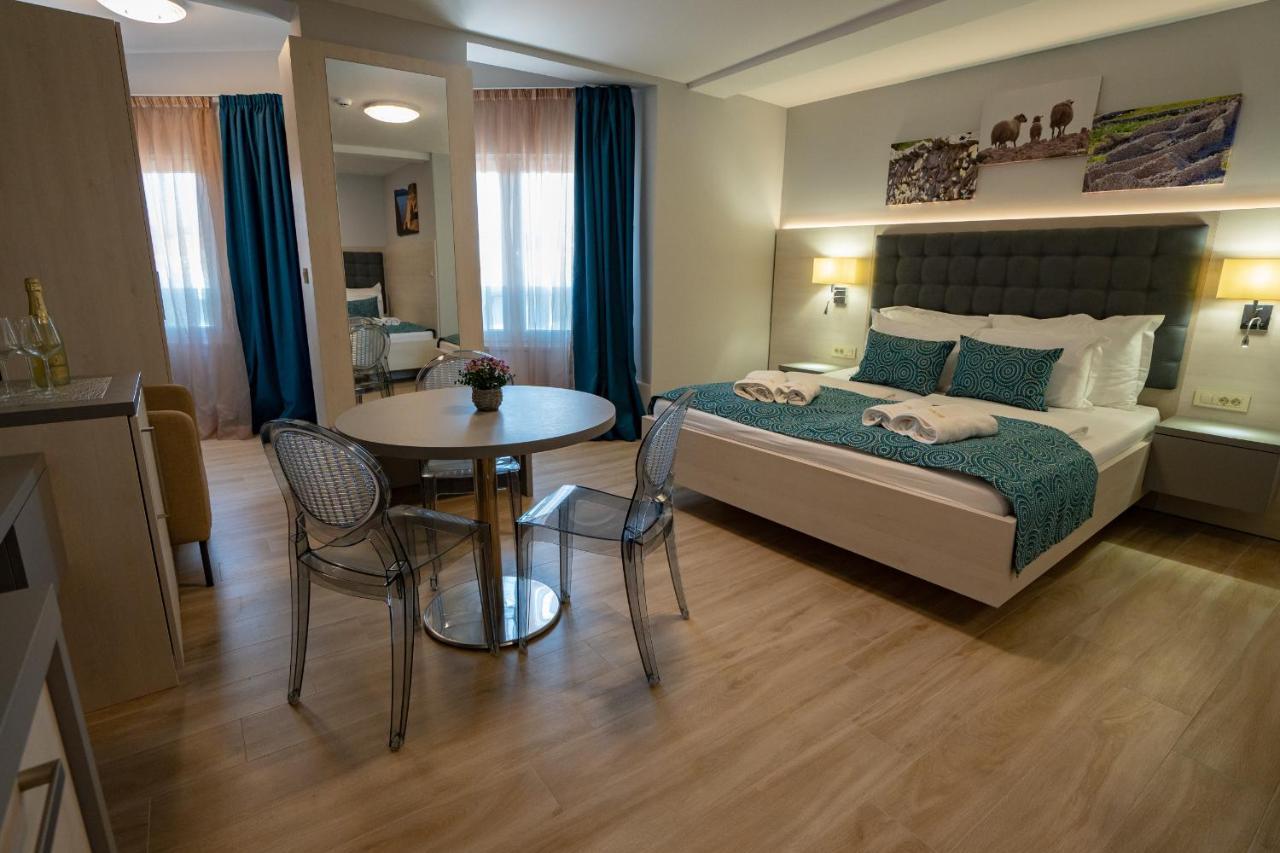 Bed&Breakfast Novalis Novalja Dış mekan fotoğraf
